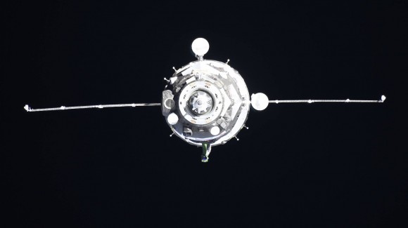 Statek misji Sojuz MS-20 na krótko przed cumowaniem do ISS. Fot. Anton Szkaplerow/Roskosmos