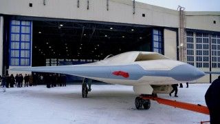 Drugi prototyp bezzałogowca bojowego Suchoj S-70B Ochtonik
