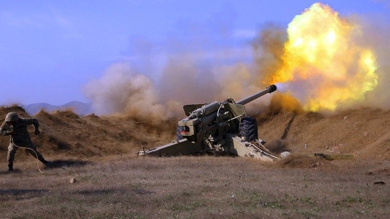 W czasie konfliktu w Karabachu do rażenia punktów oporu Arcachu szeroko użyto systemów artyleryjskich, między innymi 130 mm armat M1954 (M-46), które efektywnie raziły cele naziemne.