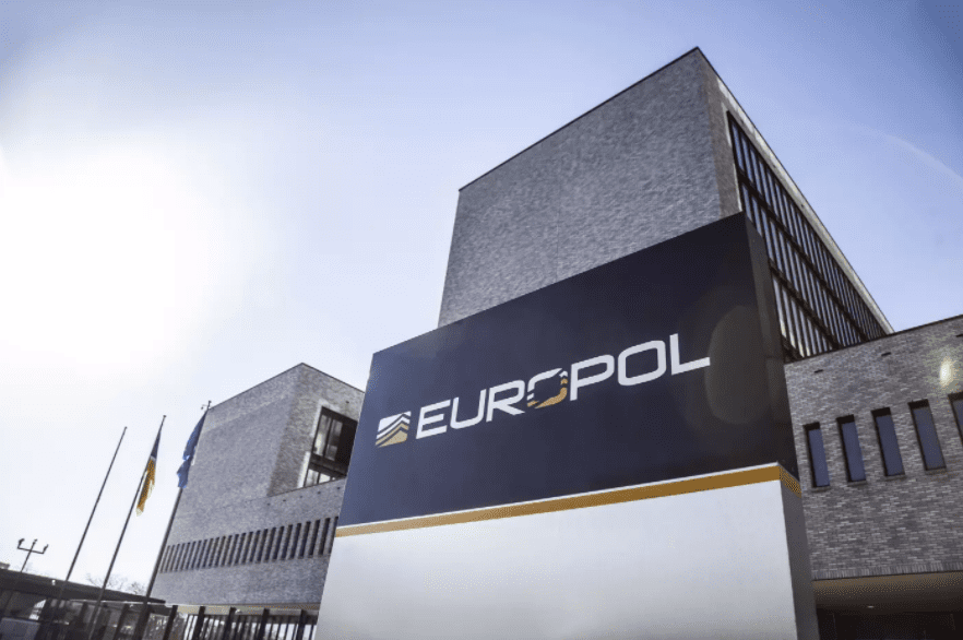 Europol i FBI uderzyły w Państwo Islamskie Chorasanu. Akcja objęła Europę, USA i Amerykę Południową