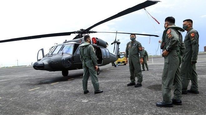 Filipino S-70i Black Hawk helicopter.