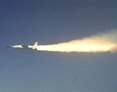 Test prototypu samolotu hipersonicznego X-43A (wyposażonego w silnik typu Scramjet) zrealizowany przez NASA w marcu 2004 r.