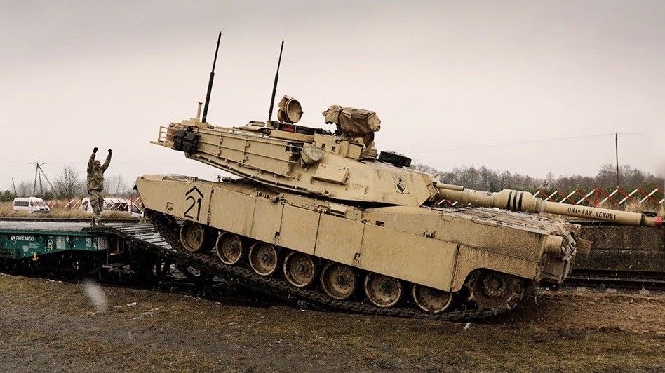 Abrams MBTs Test a Polish Railway Loading Ramp | Defence24.com