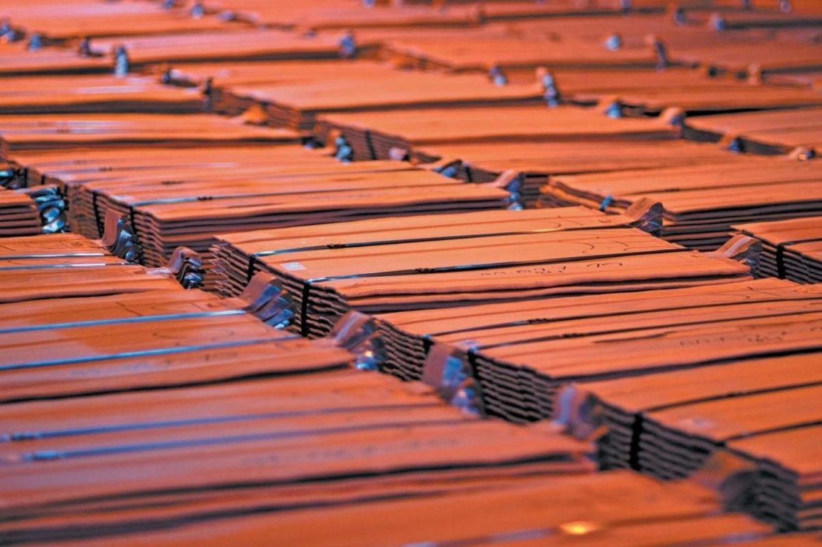 Agenci CBA w biurze KGHM. Szukali dokumentów sprzed lat