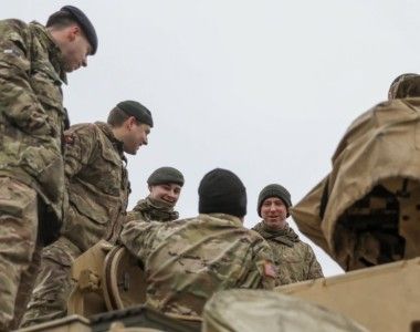 Amerykańscy i brytyjscy żołnierze