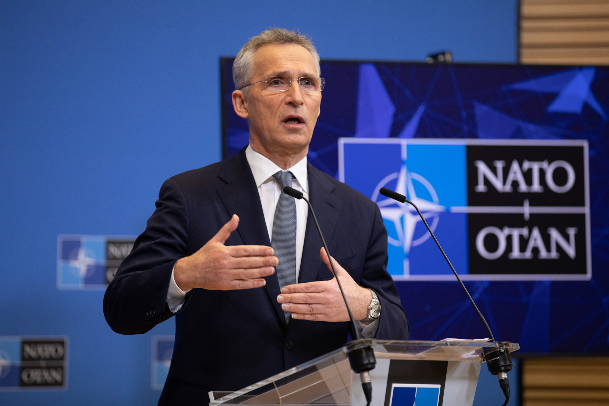 Stoltenberg: Powinniśmy pomóc Ukrainie odnieść zwycięstwo na polu bitwy