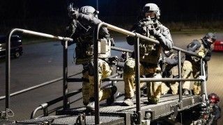 Toyota Hilux 6x6 platforma szturmowa spkp psp kraków