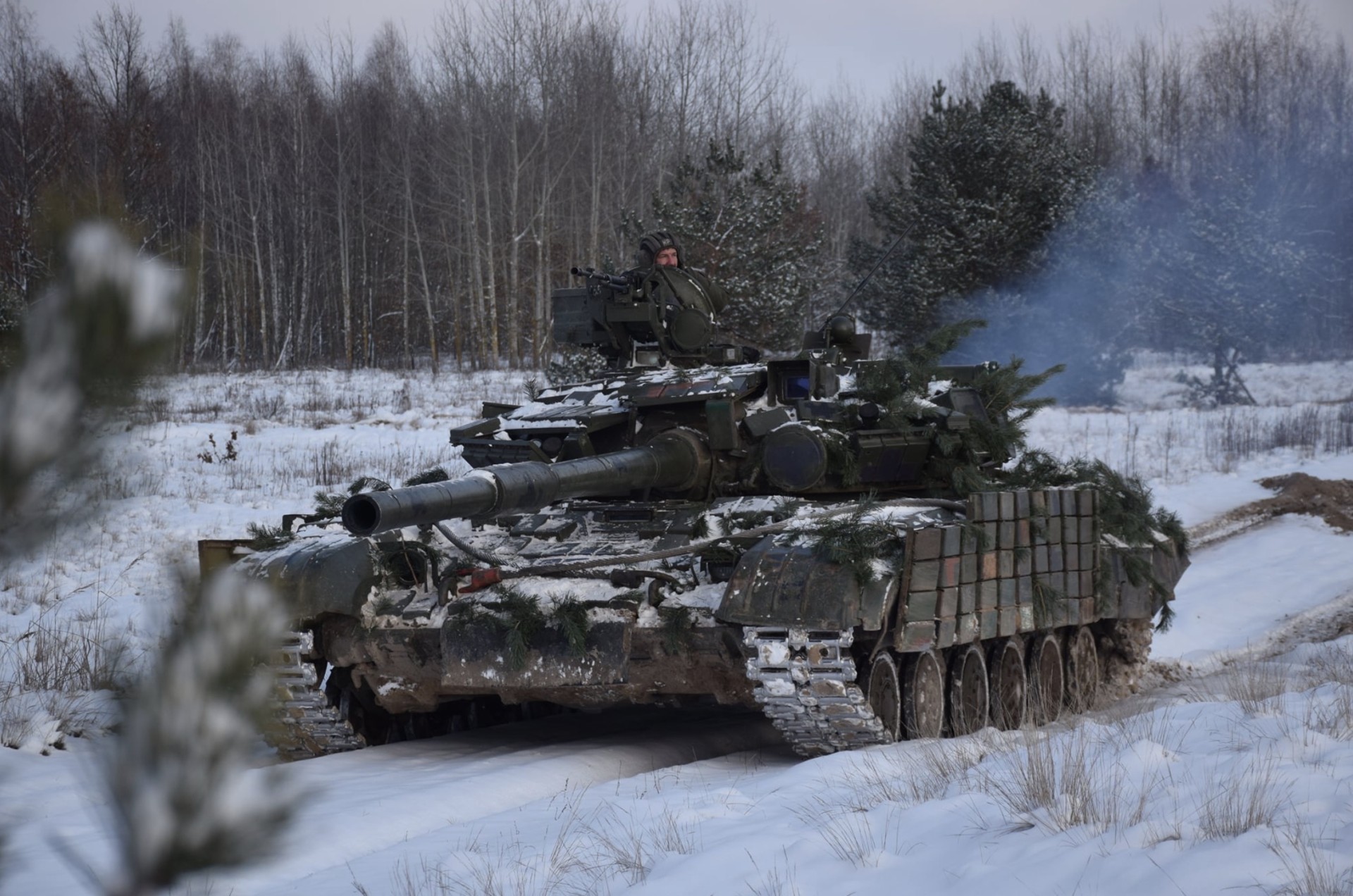 Ответ киеву будет. 1 Танковая бригада ВСУ. 1 Танковая армия на Украине. Танки на Донбассе. Зимний танк на Донбассе.