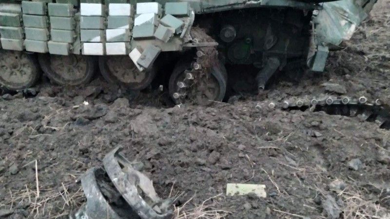 T-72B uszkodzony za sprawą miny przeciwpancernej