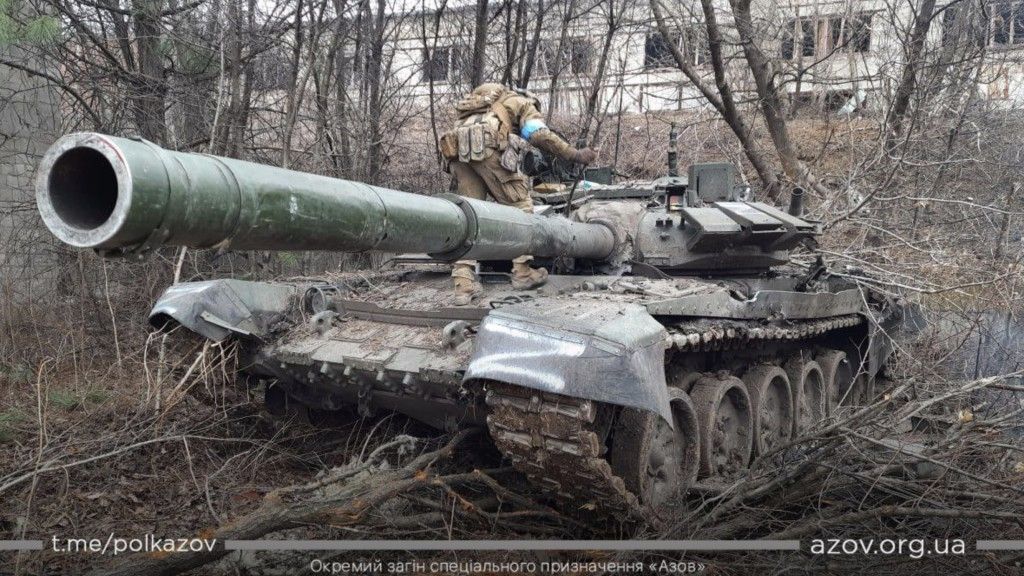 Rosyjski czołg T-72B3 zniszczony w Mariupolu