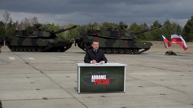 Podpisanie umowy na zakup czołgów M1A2 Abrams