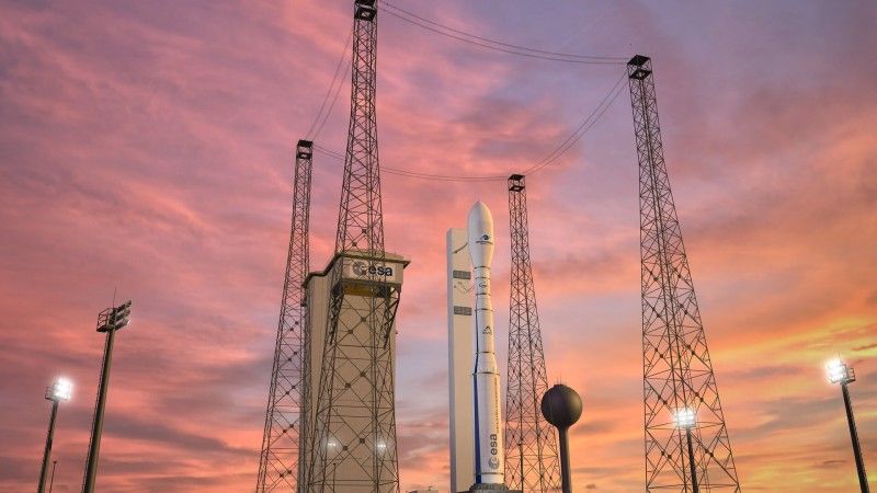 Artystyczna wizja nowej rakiety Vega C na stanowisku startowym