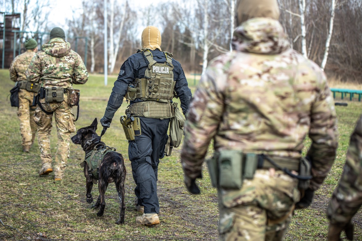 Dog police fighting terrorists