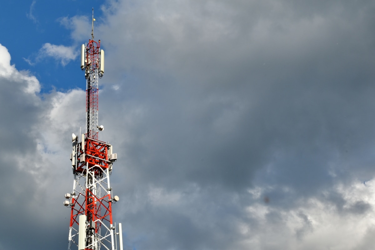 UKE: poznaliśmy oferty w aukcji na pasmo dla sieci 5G