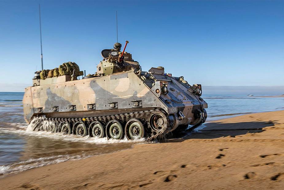 Duńskie i australijskie transportery walczą na Ukrainie