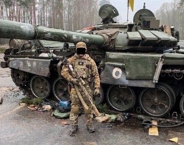 UAR-10 sniper and tank