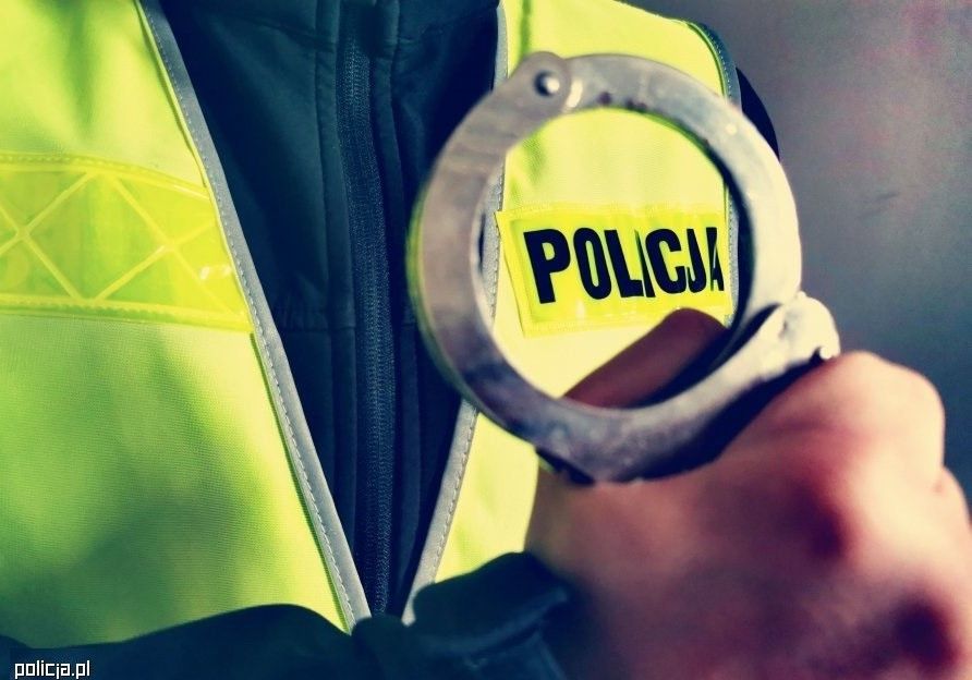 Aresztowany policjant z warszawskiej komendy usłyszał zarzuty