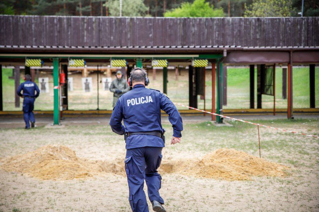 Policja sprawdza procedury bezpieczeństwa po wybuchu granatnika