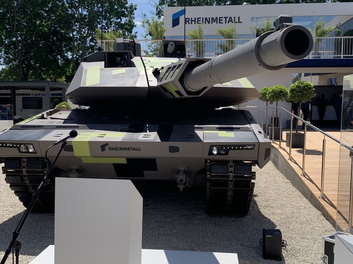 Włochy z nowymi czołgami i BWP? Pomogą Bruksela i Węgry