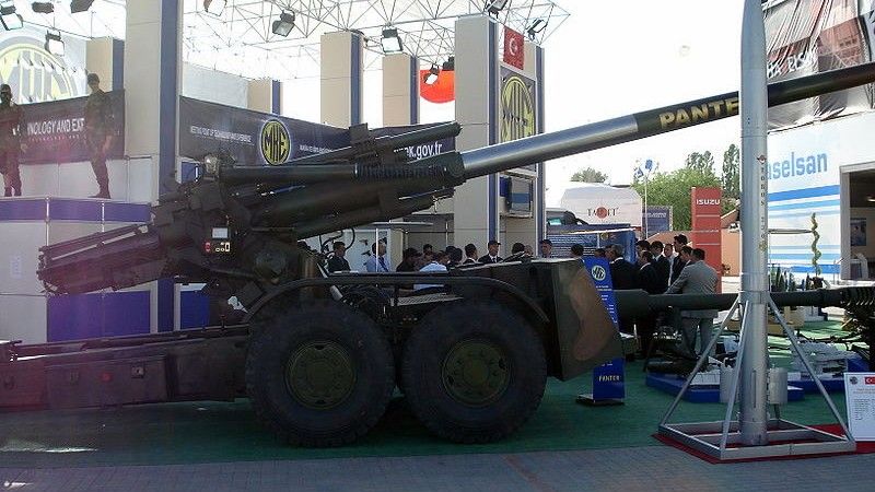 Powstały system artyleryjski to tak naprawdę posadowiona na samochodzie ciężarowym BMC holowana armatohaubica Pantera kal. 155 mm.