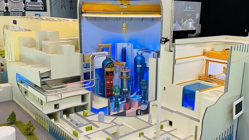Przekrój przez elektrownię jądrową - model wystawiony w siedzibie KHNP w Gyeongju.