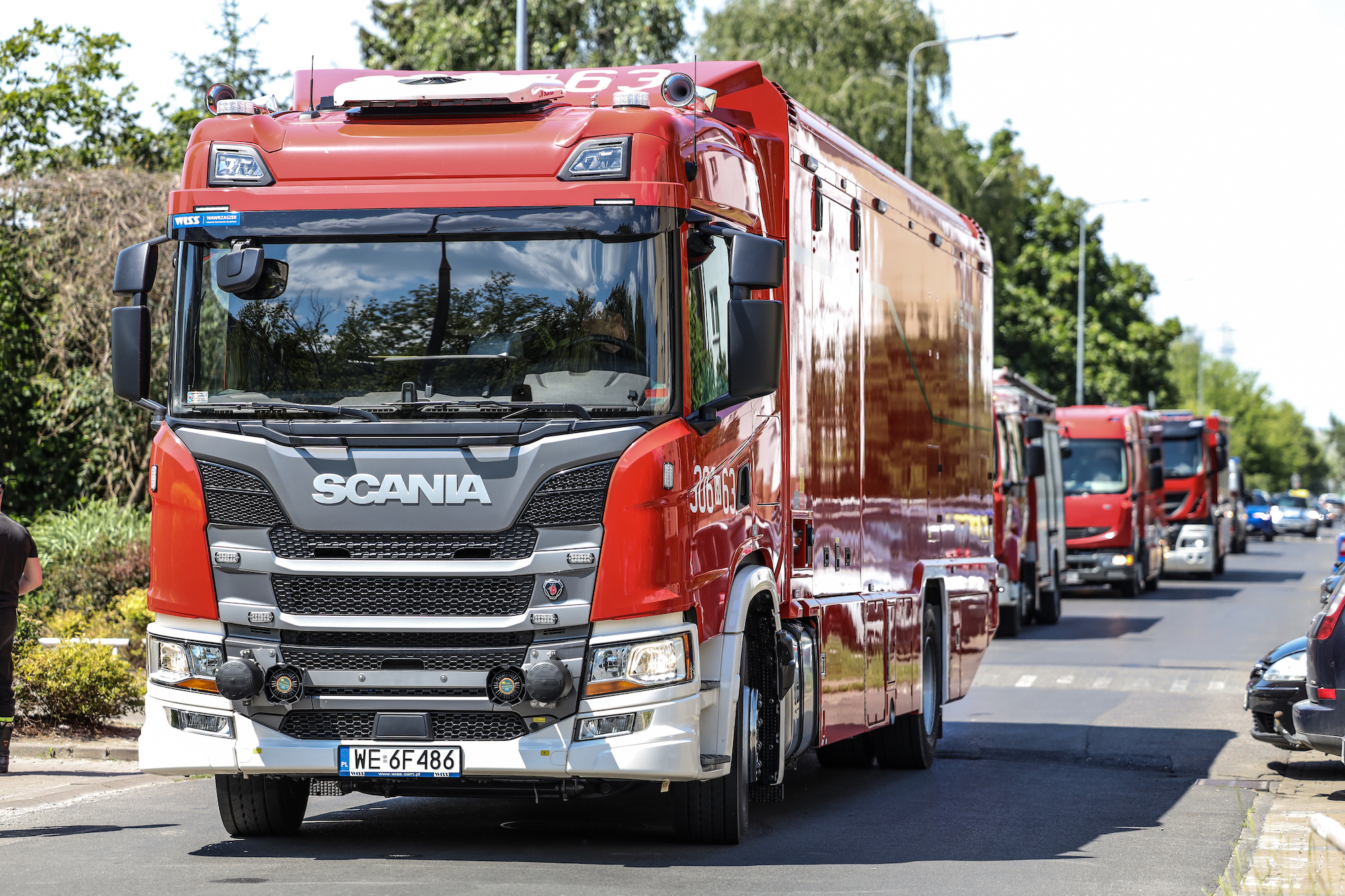 Mobilne wsparcie w działaniach CBRNe. Ciężki sprzęt trafia do PSP