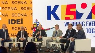 Paneliści podczas debaty