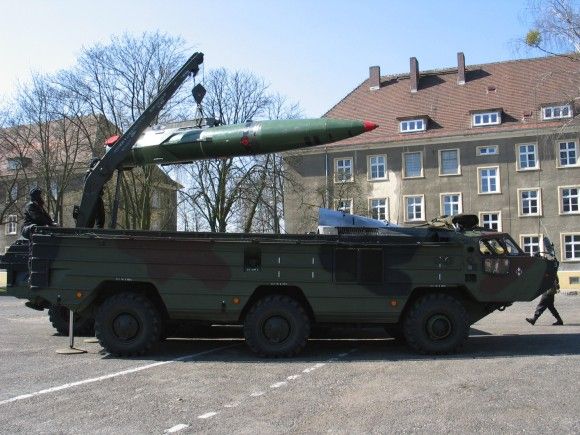 Polska wyrzutnia  pocisków Toczka 2.04 2 04 2005
