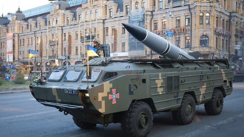 Ukraińska wyrzutnia pocisków balistycznych krótkiego zasięgu 9K79 Toczka-U.