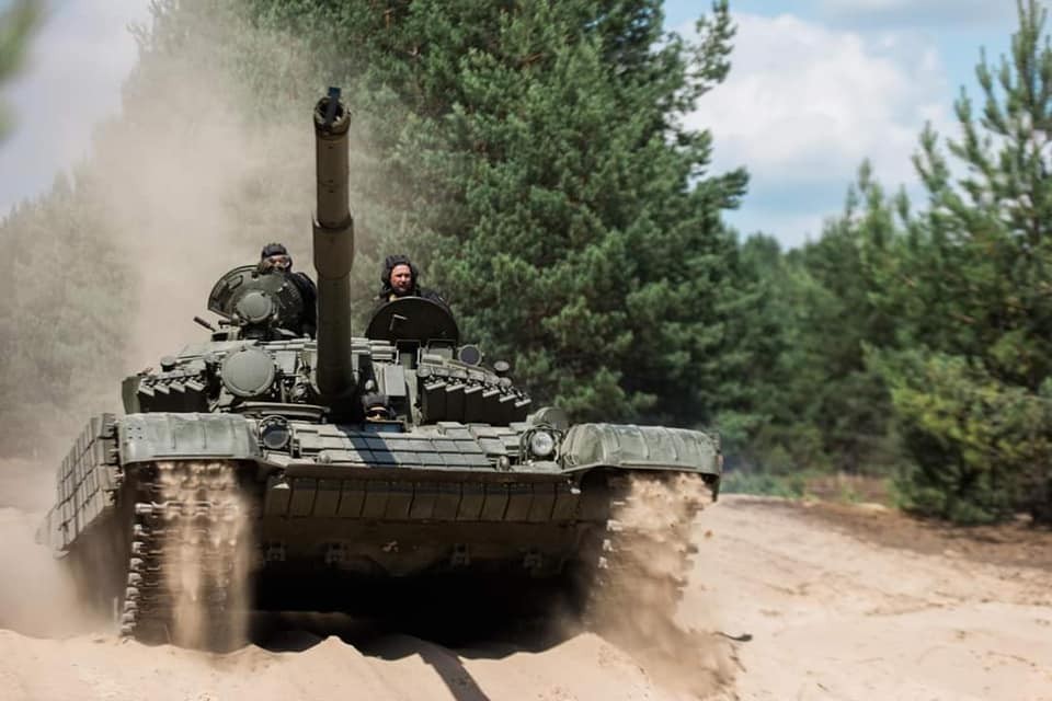 Ukraine Unveils the Modified T-72 MBTs from Poland and the Czech ...