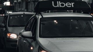 Rząd chce uregulować przejazdy Uberem czy Boltem pod względem bezpieczeństwa.