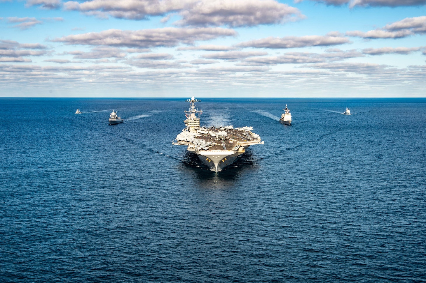 Amerykański lotniskowiec USS Harry S. Truman w Hiszpanii