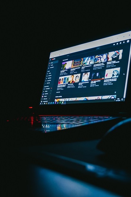 YouTube należący do Google jeszcze nie potwierdził czy zapłaci grzywnę.