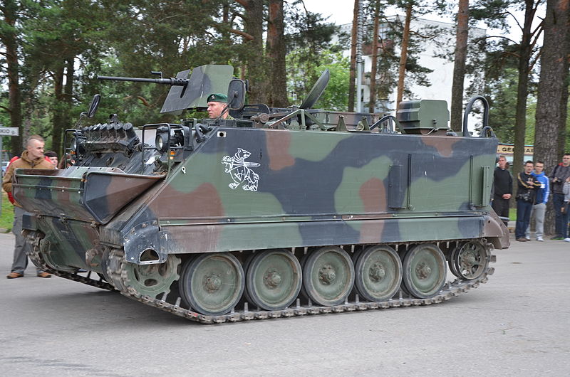 Litwa przekazała Ukrainie 50 transporterów opancerzonych