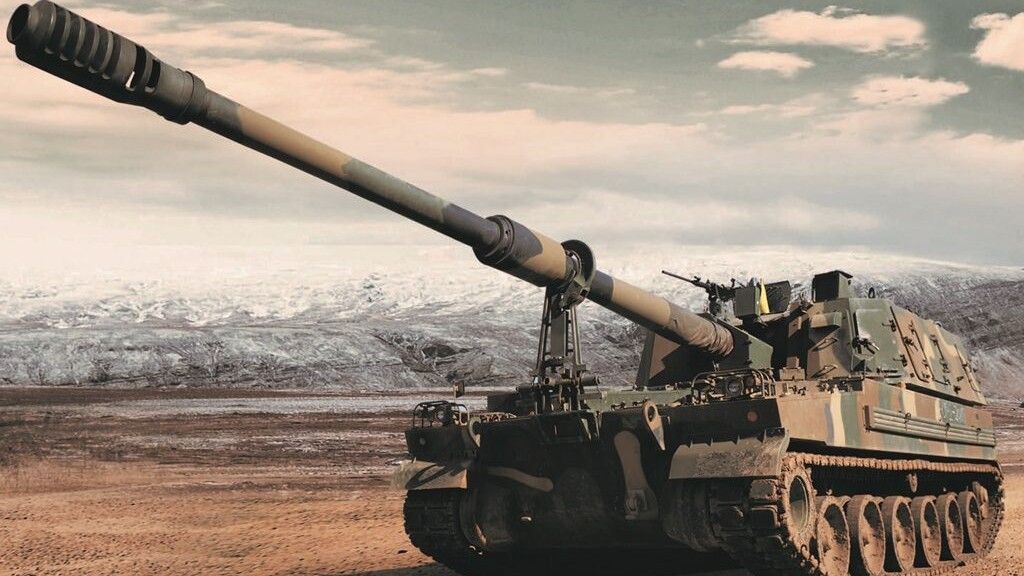 AHS K9 jest obecnie jednym z najpopularniejszych samobieżnych systemów artyleryjskich którego wyprodukowano ponad 1700 egzemplarzy