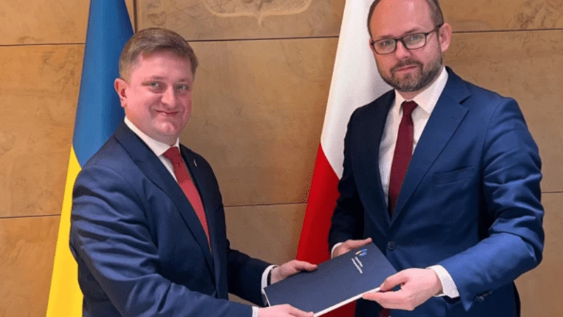 Wasyl Zwarycz (po lewej) i wiceszef MSZ Marcin Przydacz