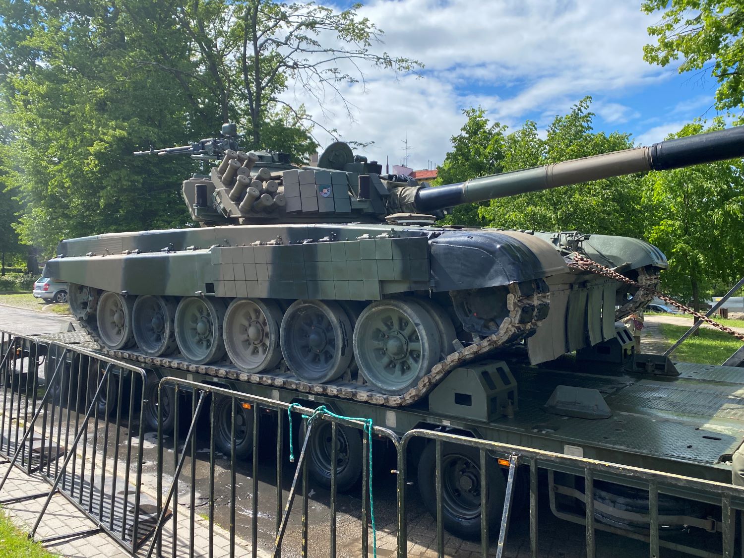 Morawiecki w Kijowie: Twarde przekażemy "na dniach", możemy szkolić pilotów na F-16