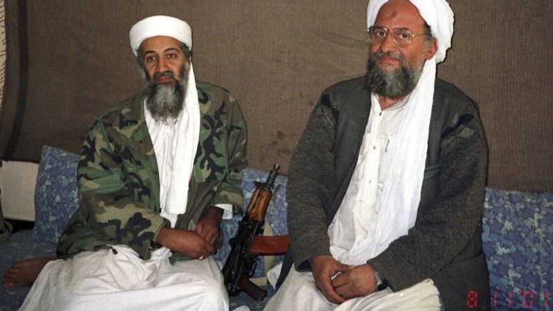 Ajman al- Zawahiri w towarzystwie Osamy ibn Ladena