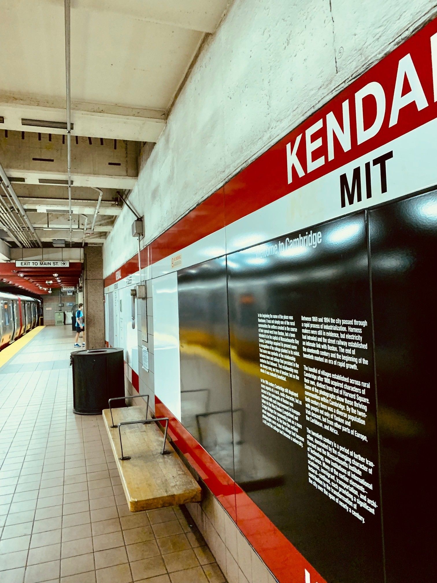 Stacja metra, czerwona linia Kendall/ MIT