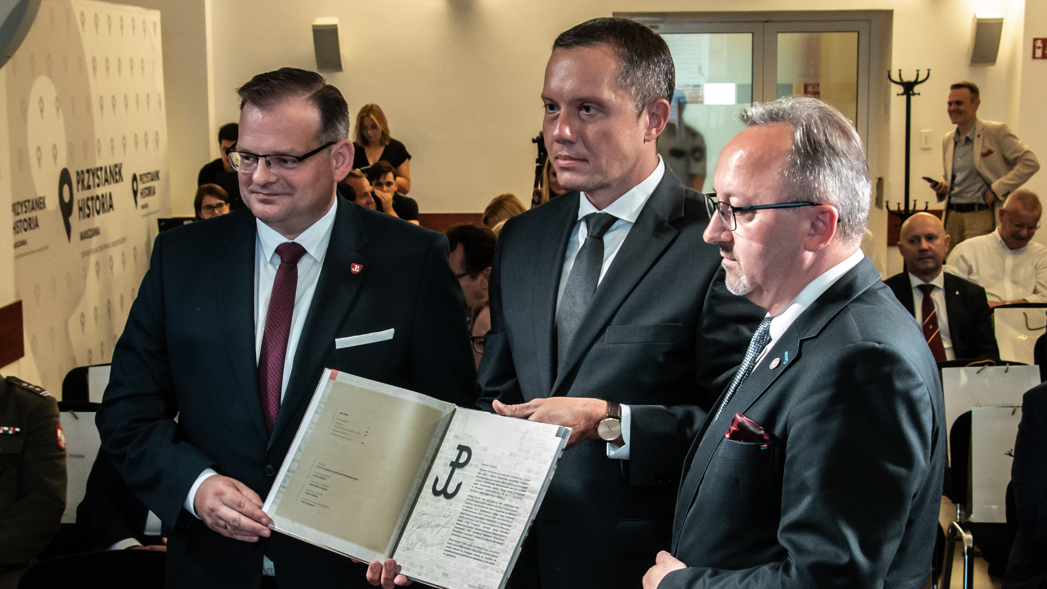 Powstańcza Warszawa w archiwum Poczty Polskiej [RELACJA]