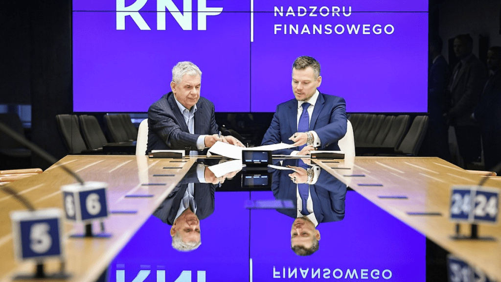 Podpisanie porozumienia między UKE a KNF w sprawie współpracy w zakresie cyberbezpieczeństwa