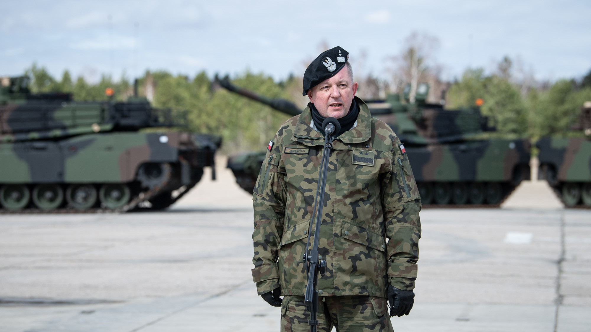 Borsuk z K2, Abrams z ciężkim BWP czyli odbudowa Wojsk Lądowych. Gen. Jabłoński: "Każdy batalion czołgów jest na wagę złota" [WYWIAD]