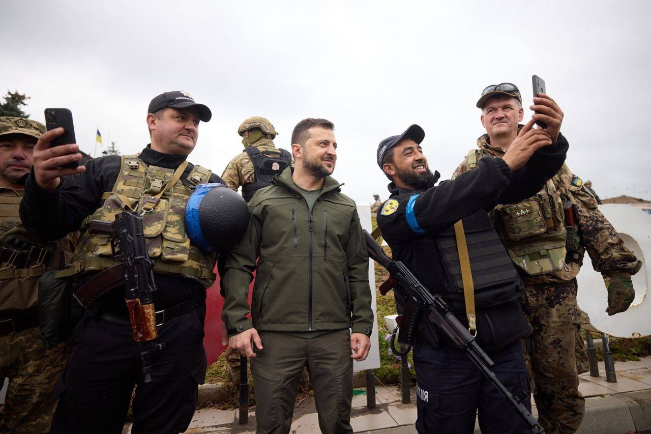 The current disinformation narrative of the war in Ukraine.  Among them, fake news about President Zelensky
