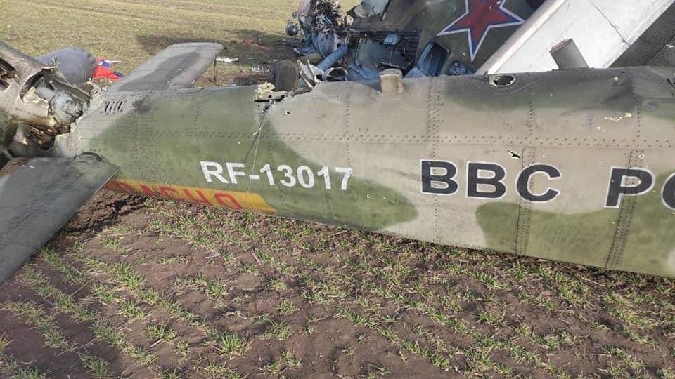 Zniszczony rosyjski śmigłowiec szturmowy Mi-35M nr RF-13017.