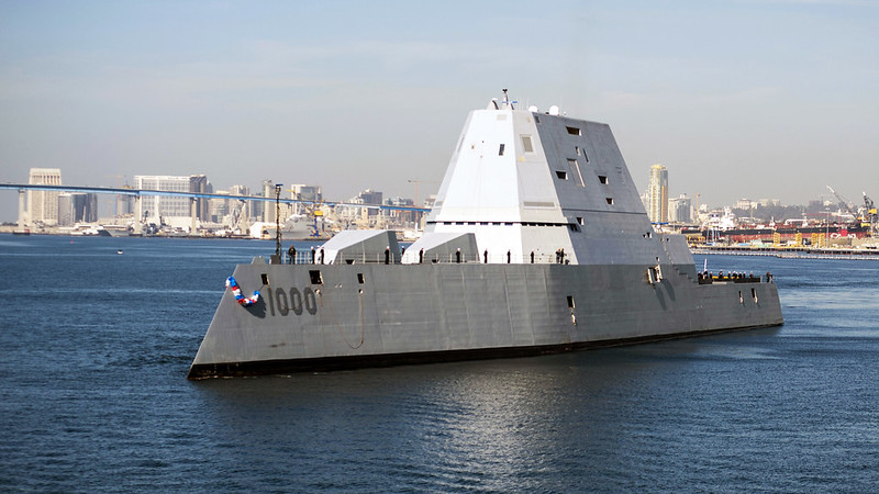 Najnowocześniejszy okręt USA USS Zumwalt w stacjonuje w Japonii