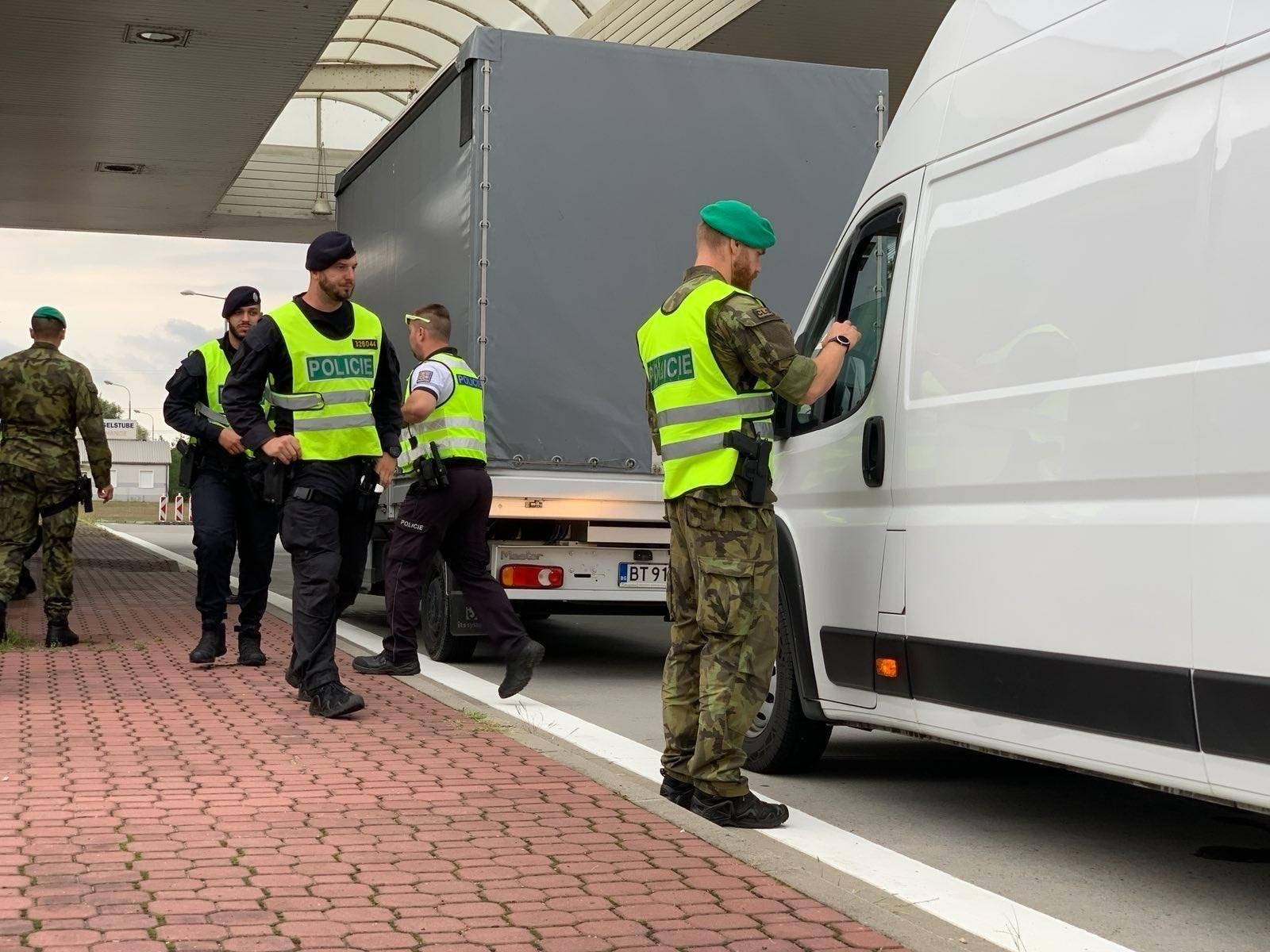 Armáda pomůže kontrolovat české hranice