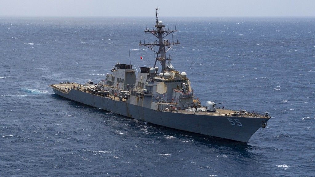 Niszczyciel USS „Stout” podczas misji na Morzu Arabskim w lipcu 2020 roku