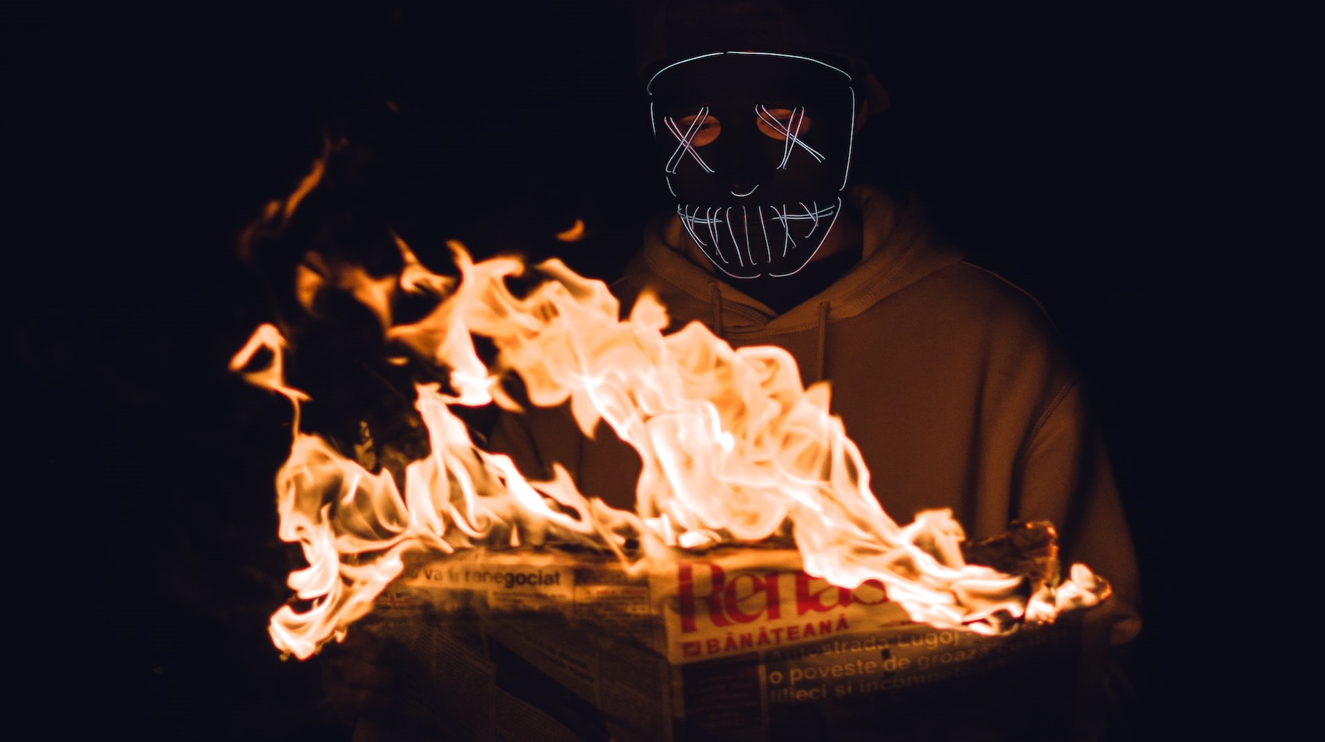 Manipulacja w mediach społecznościowych. Nowe narzędzie prowadzenia polityki?