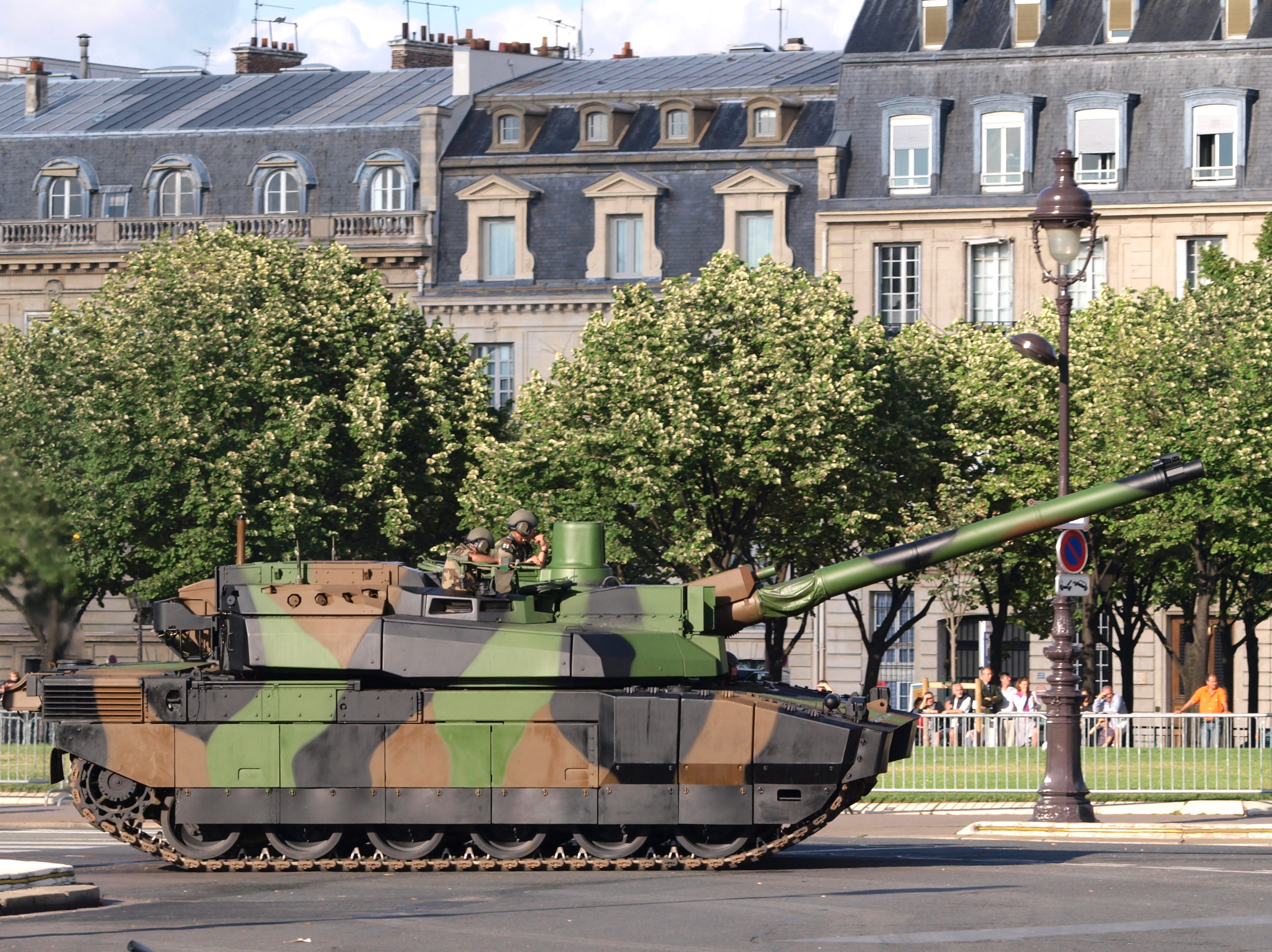 Francja nie wyklucza, iż wyśle czołgi Leclerc na Ukrainę