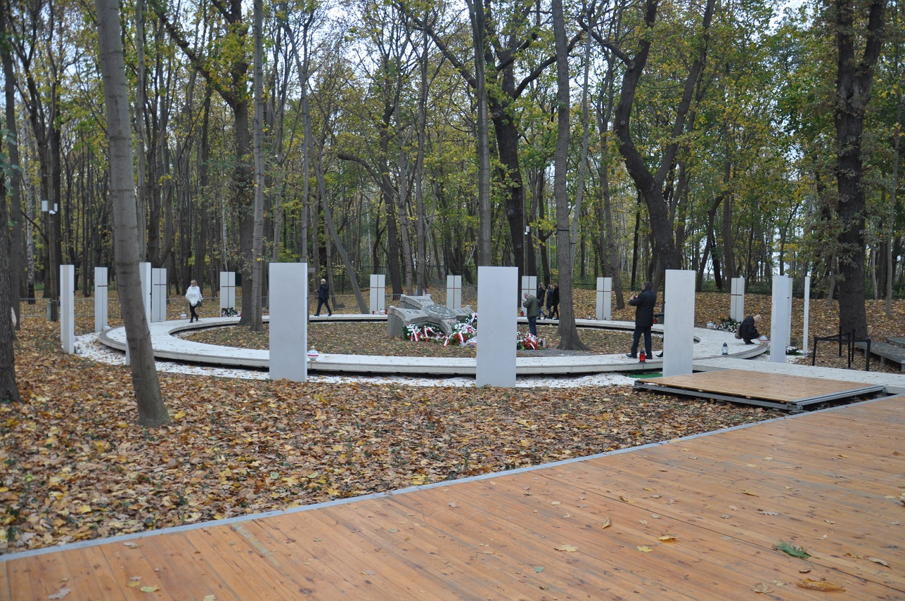 "Cichy" pogrzeb bohaterów Westerplatte. Dlaczego? KOMENTARZ